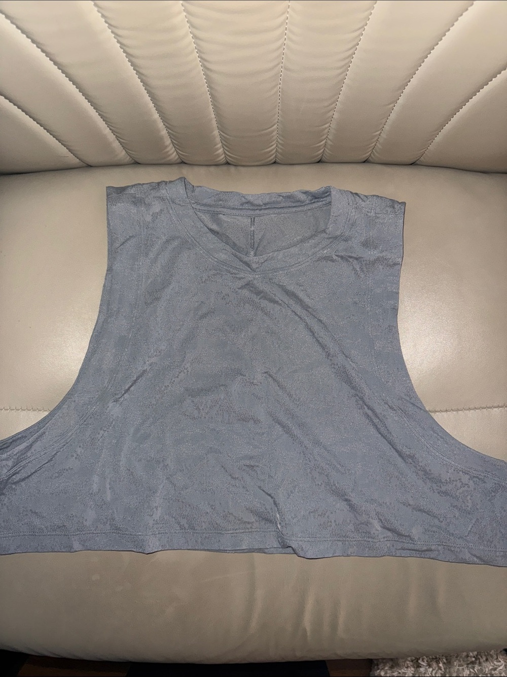 Lululemon muscle tank size 6